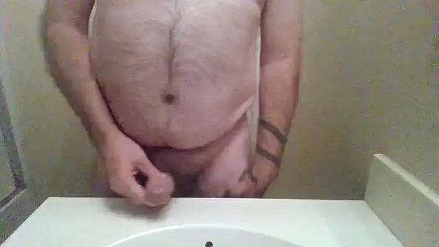 Snapshot of WatchinU82 chatting on 11/08/25, 05:18 WatchinU82 online show from 11/08/25, 05:18