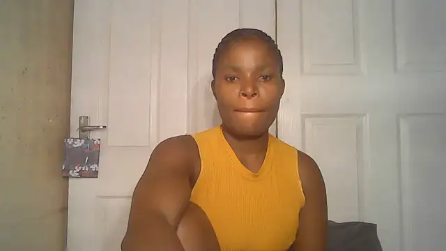 Snapshot of Smoochy_ chatting on 12/11/24, 04:18 Smoochy online show from 12/11/24, 04:18