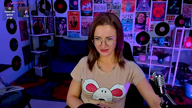 Snapshot of LadyIzabel chatting on 03/03/25, 08:38 LadyIzabel online show from 03/03/25, 08:38