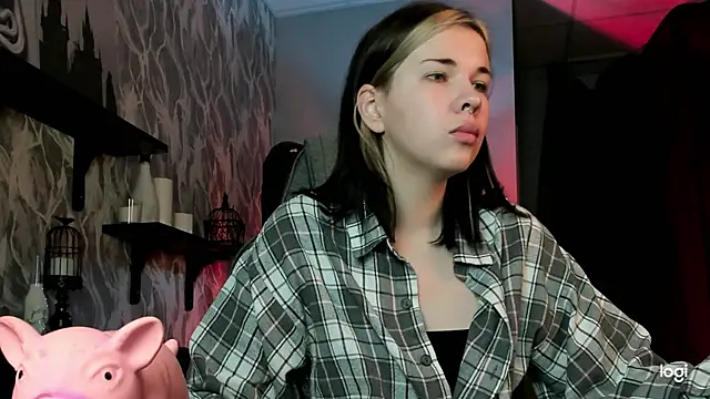 AliceSunday online show from 11/08/25, 04:01