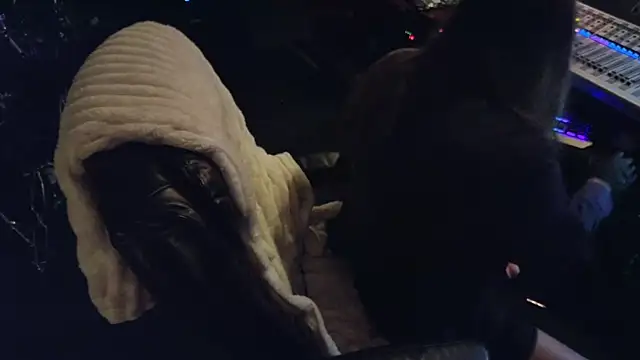 NinasNylonz online show from 02/06/25, 05:09