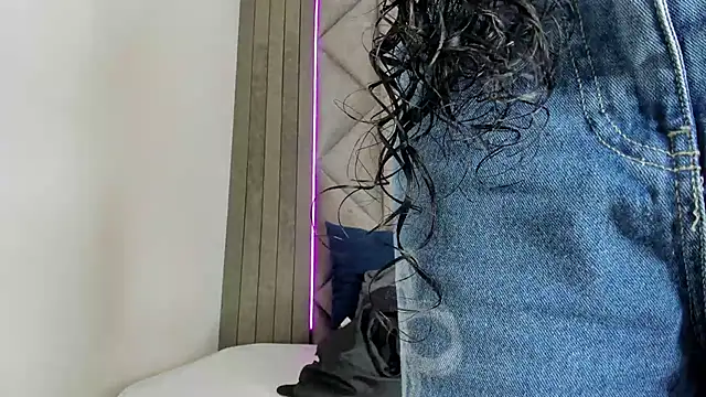 BriaConner  online show from 03/19/25, 03:52