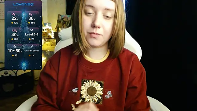 Snapshot of June_shy0 chatting on 12/19/24, 11:18 June shy0 online show from 12/19/24, 11:18
