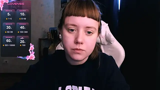 Snapshot of June_shy0 chatting on 01/17/25, 08:45 June shy0 online show from 01/17/25, 08:45