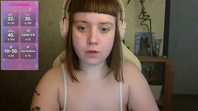 Snapshot of June_shy0 chatting on 02/01/25, 07:47 June shy0 online show from 02/01/25, 07:47