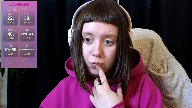 Snapshot of June_shy0 chatting on 03/15/25, 07:31 June shy0 online show from 03/15/25, 07:31