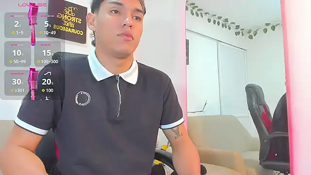 Snapshot of ryan_carter08 chatting on 10/06/25, 01:14 ryan carter08 online show from 10/06/25, 01:14