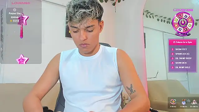 Snapshot of ryan_carter08 chatting on 10/10/25, 01:26 ryan carter08 online show from 10/10/25, 01:26