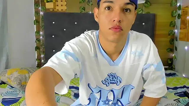 Snapshot of ryan_carter08 chatting on 10/11/25, 01:09 ryan carter08 online show from 10/11/25, 01:09