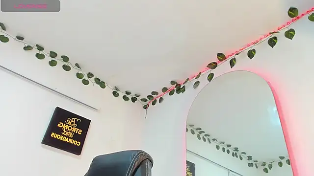 Snapshot of ryan_carter08 chatting on 10/12/25, 02:21 ryan carter08 online show from 10/12/25, 02:21