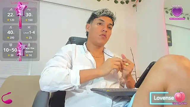 Snapshot of ryan_carter08 chatting on 11/01/25, 02:13 ryan carter08 online show from 11/01/25, 02:13