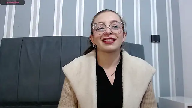 Snapshot of _isaabellaa chatting on 01/03/25, 11:14 isaabellaa online show from 01/03/25, 11:14