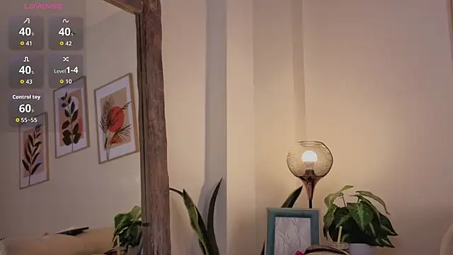 DahianaWalcott online show from 10/15/25, 07:36