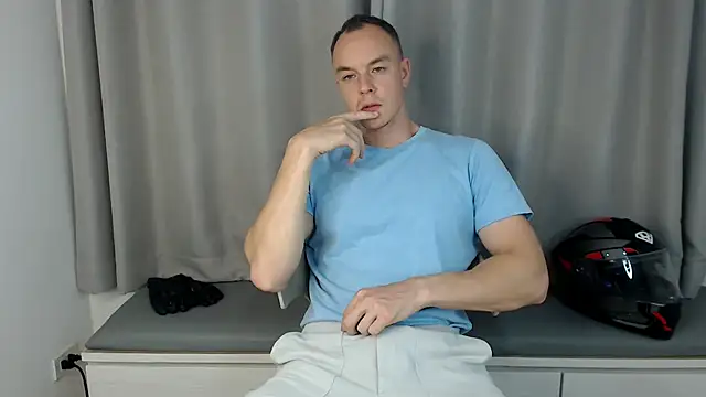 Snapshot of heilgarbest chatting on 11/25/25, 11:54 heilgarbest online show from 11/25/25, 11:54