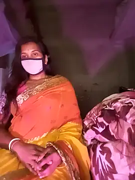 Snapshot of Greenchilli17 chatting on 02/14/25, 10:28 Greenchilli17 online show from 02/14/25, 10:28