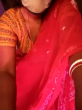 Snapshot of Greenchilli17 chatting on 02/25/25, 05:41 Greenchilli17 online show from 02/25/25, 05:41