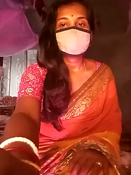 Snapshot of Greenchilli17 chatting on 03/08/25, 06:43 Greenchilli17 online show from 03/08/25, 06:43