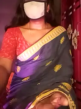 Snapshot of Greenchilli17 chatting on 03/08/25, 09:50 Greenchilli17 online show from 03/08/25, 09:50