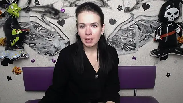 JasmineKouch online show from 10/18/25, 05:35