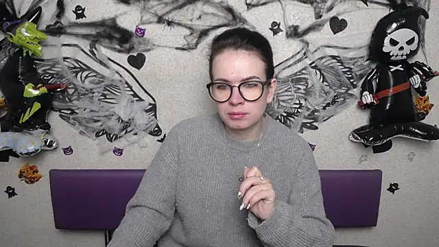 JasmineKouch online show from 10/22/25, 05:13