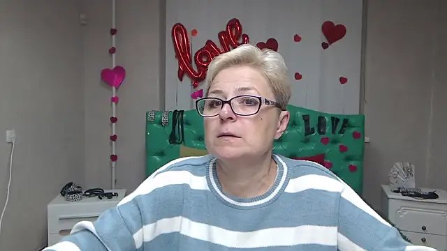 EmiliaGree online show from 10/01/25, 05:19