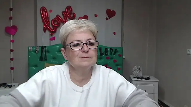 EmiliaGree online show from 10/03/25, 05:10