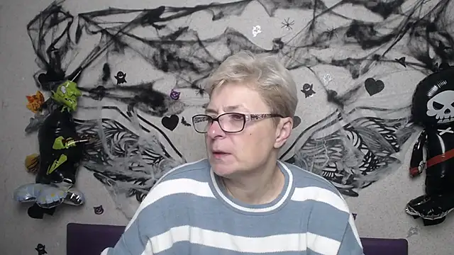 EmiliaGree online show from 11/04/25, 06:07