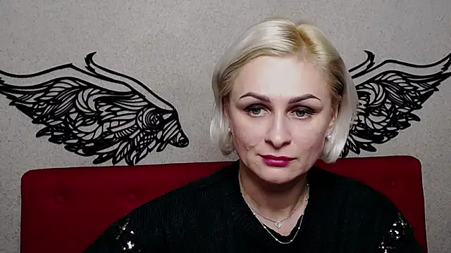 Snapshot of OliviaHorst chatting on 12/04/24, 03:43 OliviaHorst online show from 12/04/24, 03:43