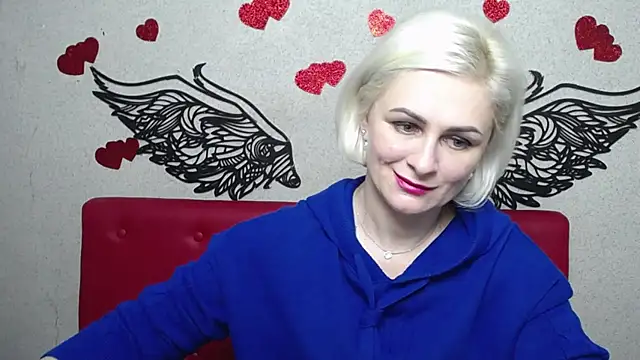 Snapshot of OliviaHorst chatting on 03/08/25, 12:41 OliviaHorst online show from 03/08/25, 12:41