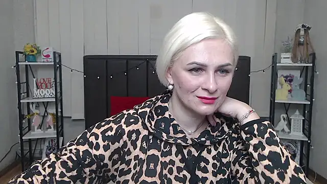 Snapshot of OliviaHorst chatting on 09/26/25, 05:33 OliviaHorst online show from 09/26/25, 05:33