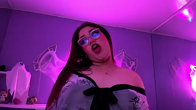 Camiila Osorio online show from 10/24/25, 06:26