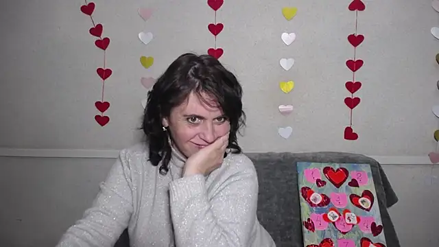 Snapshot of LuciaMii chatting on 02/15/25, 12:22 LuciaMii online show from 02/15/25, 12:22