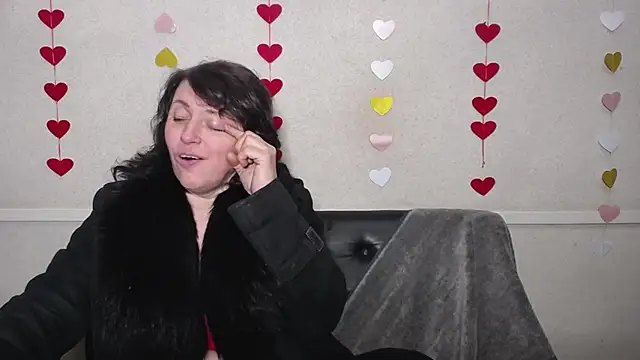 Snapshot of LuciaMii chatting on 02/18/25, 03:31 LuciaMii online show from 02/18/25, 03:31