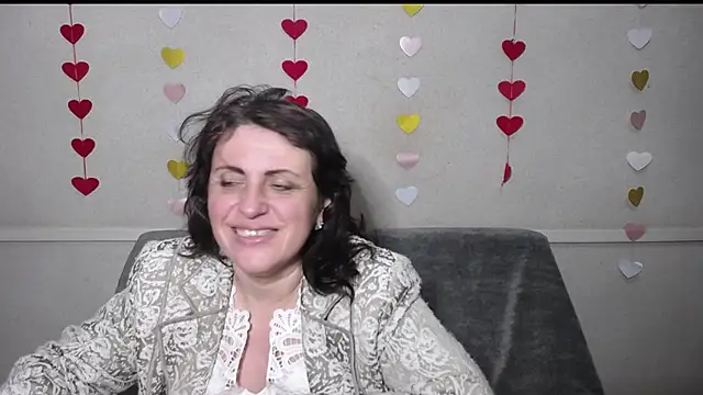 Snapshot of LuciaMii chatting on 03/04/25, 12:39 LuciaMii online show from 03/04/25, 12:39