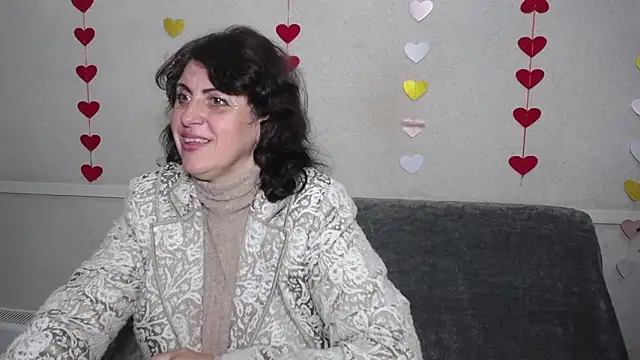 Snapshot of LuciaMii chatting on 03/08/25, 06:10 LuciaMii online show from 03/08/25, 06:10
