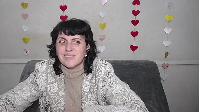 Snapshot of LuciaMii chatting on 03/12/25, 06:00 LuciaMii online show from 03/12/25, 06:00