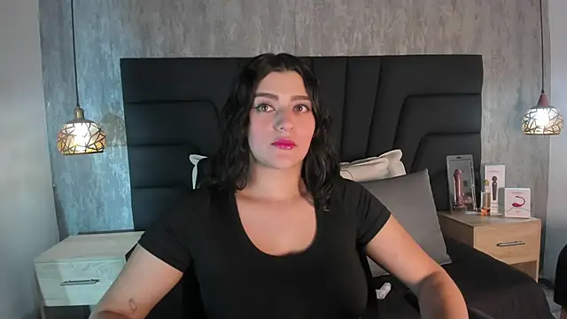 SARA STONE17 online show from 02/25/25, 11:30