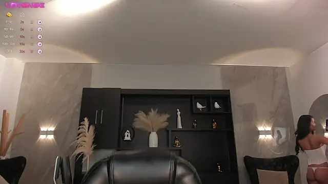 Snapshot of ValeriaVelvet chatting on 03/05/25, 11:49 ValeriaVelvet online show from 03/05/25, 11:49