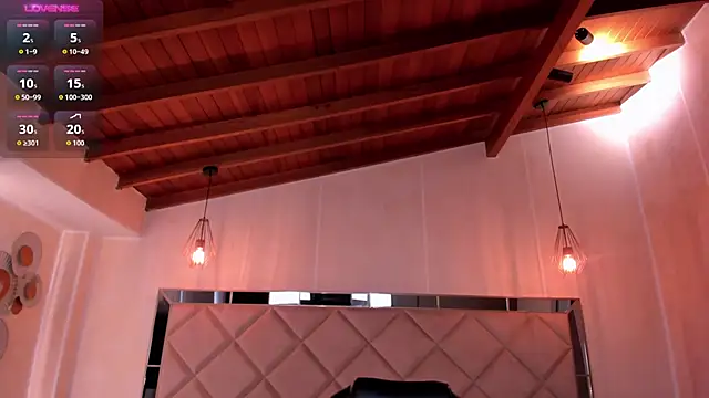 Snapshot of ValeriaVelvet chatting on 10/29/25, 12:18 ValeriaVelvet online show from 10/29/25, 12:18