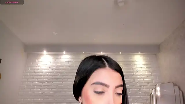 Snapshot of ValeriaVelvet chatting on 11/16/25, 12:11 ValeriaVelvet online show from 11/16/25, 12:11