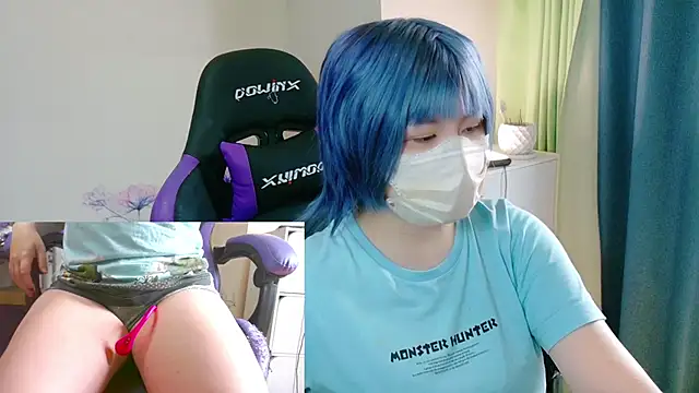 Snapshot of hazuki_8008 chatting on 10/15/25, 03:39 hazuki 8008 online show from 10/15/25, 03:39