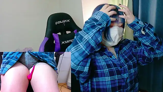 Snapshot of hazuki_8008 chatting on 10/22/25, 04:13 hazuki 8008 online show from 10/22/25, 04:13