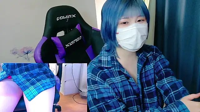 Snapshot of hazuki_8008 chatting on 10/24/25, 03:58 hazuki 8008 online show from 10/24/25, 03:58