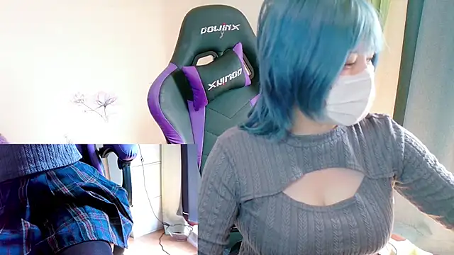 Snapshot of hazuki_8008 chatting on 10/28/25, 04:27 hazuki 8008 online show from 10/28/25, 04:27