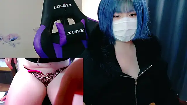 Snapshot of hazuki_8008 chatting on 11/18/25, 03:23 hazuki 8008 online show from 11/18/25, 03:23