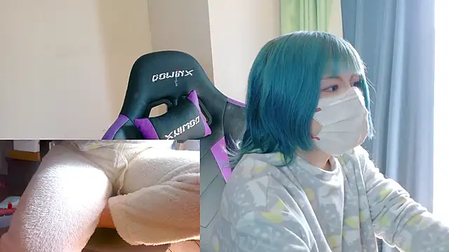 Snapshot of hazuki_8008 chatting on 11/26/25, 02:12 hazuki 8008 online show from 11/26/25, 02:12