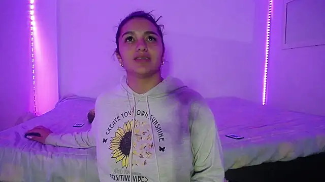 Laurenkenner  online show from 03/20/25, 09:24