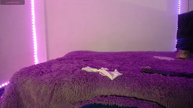 Laurenkenner  online show from 10/14/25, 06:42