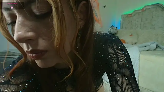 Snapshot of Tomoe_b chatting on 10/30/25, 07:54 Tomoe b online show from 10/30/25, 07:54