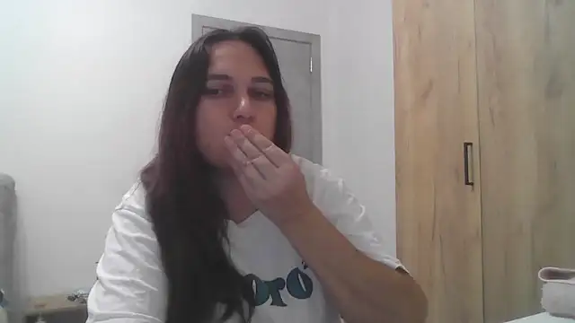 Snapshot of Etty_Margery chatting on 12/12/24, 03:37 Etty Margery online show from 12/12/24, 03:37